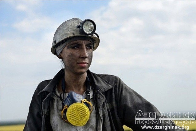 Украинкам разрешили входить в горящие избы Украинкам разрешили входить в горящие избы