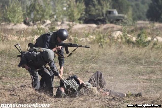 На Луганщине трое военных подорвались на радиоуправляемом фугасе