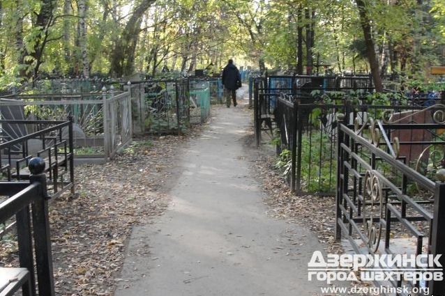 Полиция раскрыла факты надругательства над захоронениями в Дзержинске