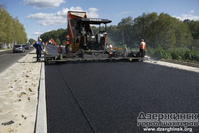 Таможенники собрали миллионы на ремонт дорог в Донецкой области