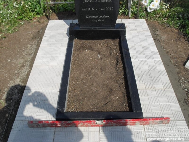 установка памятника на могилу