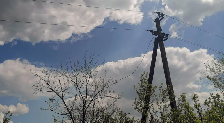 ДТЭК возобновил электроснабжение в 4 населенных пунктах для почти 5 тысяч семей в Донецкой области