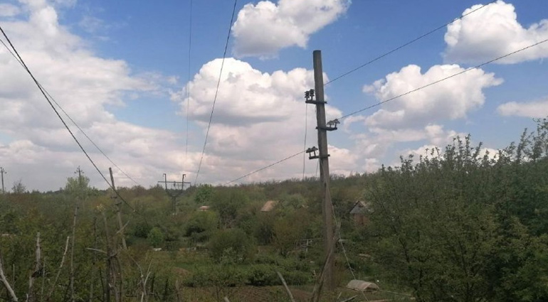 Снова со светом более 2 тысяч семей на Донетчине: ДТЭК Донецкие электросети продолжает ремонты после боевых действий
