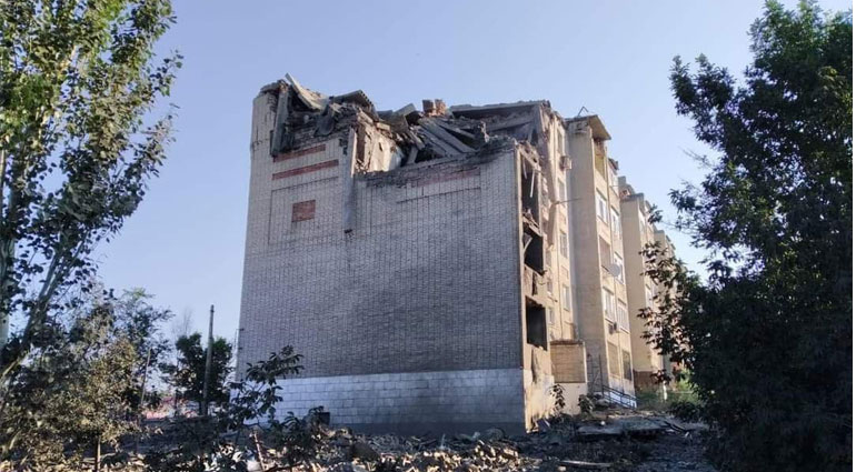 В Торецке, в результате обстрела, пострадала многоэтажка