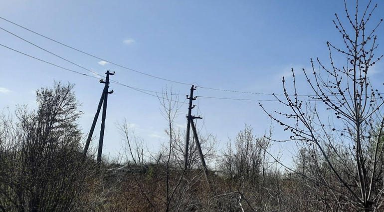 Со светом еще 1,3 тысячи семей в Донецкой области: ДТЭК Донецкие электросети продолжает ремонты сетей