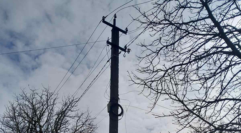 Несмотря на обстрелы ДТЭК, Донецкие электросети удалось восстановить электричество в еще 15 тысячах домов.
