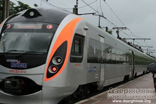 Укрзализныця хочет уравнять количество дневных и ночных поездов