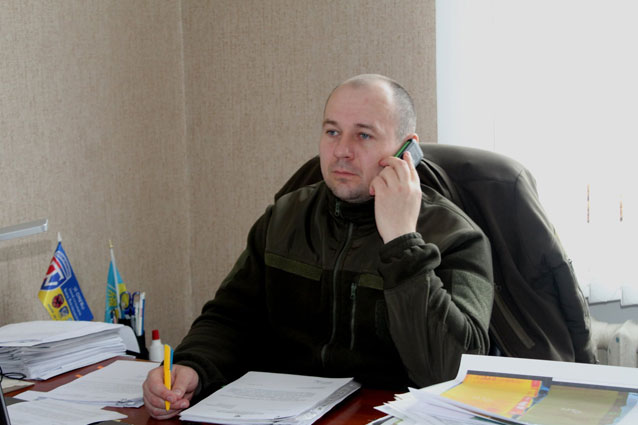 Заместитель руководителя Торецкой ВГА провел прямую телефонную линию