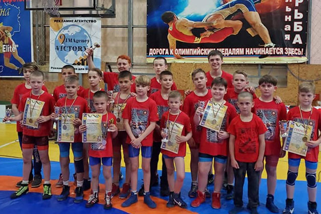 В Лозовой прошел VI всеукраинский турнир по вольной борьбе среди юношей 