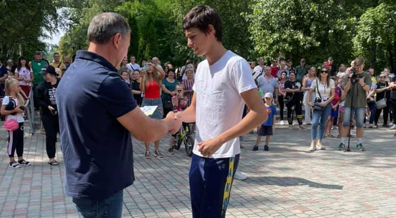 Спортсмен из Торецка Ульянов Данил будет представлять Украину на чемпионате Европы по кикбоксингу