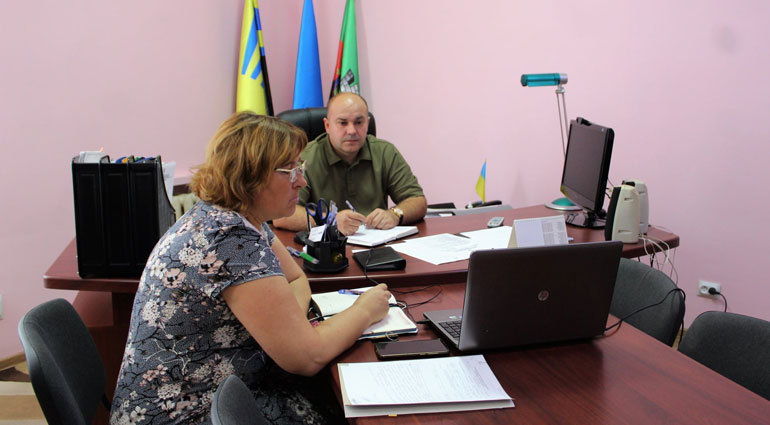 Денис Клюшников провел онлайн совещание с руководством города по вопросу вакцинации против COVID-19