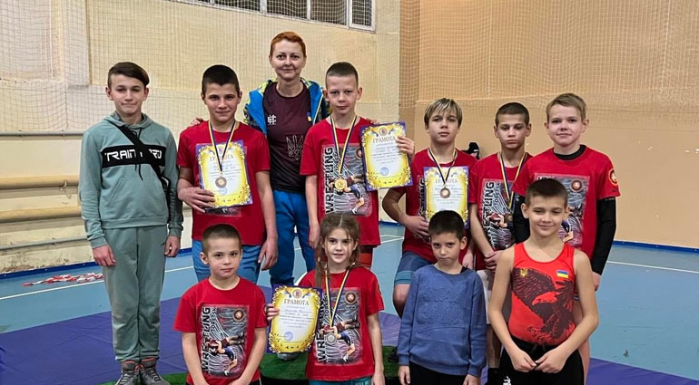 В Покровске состоялся открыты чемпионат по вольной борьбе среди юношей и девушек 2008-2010, 2012-2015 г.р.