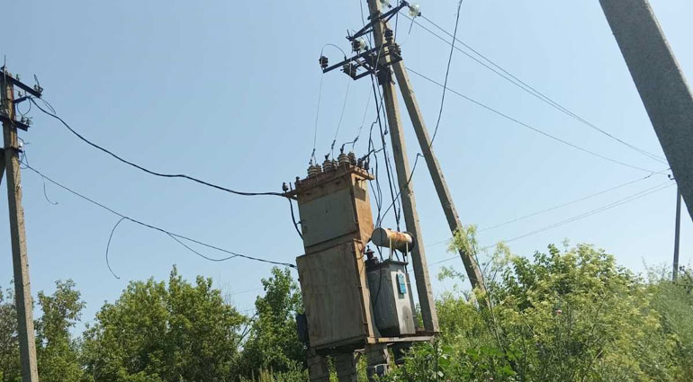 Возвращаем свет: в июле ДТЭК Донецкие электросети возобновил электричество для более 300 тысяч домов после обстрелов