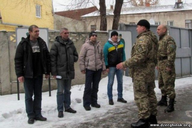 За отказ вручать повестки завели уголовные дела...