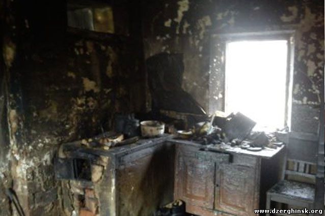 Во время ликвидации пожара в Нелеповке сотрудники ГСЧС обнаружили тело мужчины