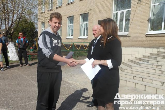 В Добропольском районе наградили победителей конкурса «Я будущий депутат»