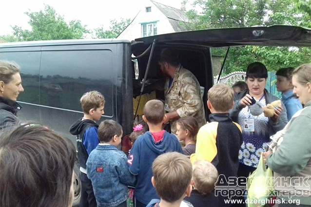 Детям в Зайцево привезли помощь в День защиты детей