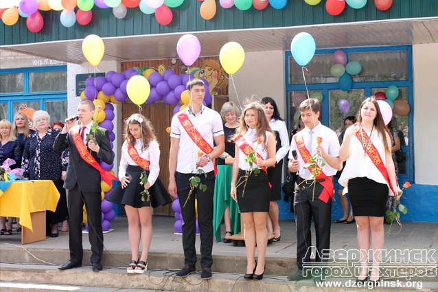 В добрый путь, дорогие выпускники!