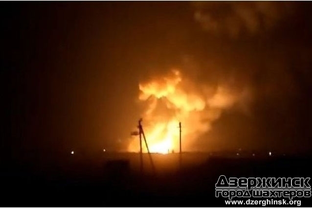 Взрывы и эвакуация: на Харьковщине загорелся крупнейший в Украине склад боеприпасов