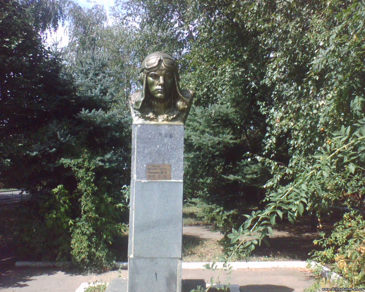 Памятник Тоболенко