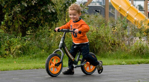 Біговели — що це, для чого вони потрібні, функції, типи та популярні варіанти для дітей