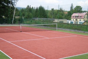 Теннисный корт на участке