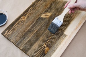 Лессирующая краска для защиты деревянных поверхностей
